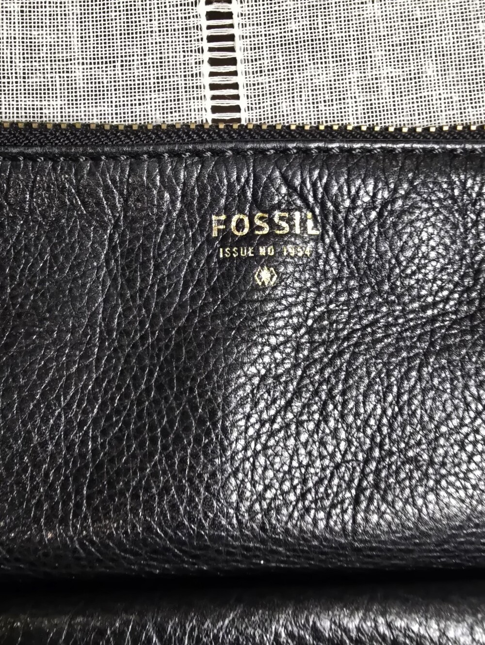 Fossil Black Pebbled Leather Shoulder Bag with Gold Hardware - Picture 11 of 12
